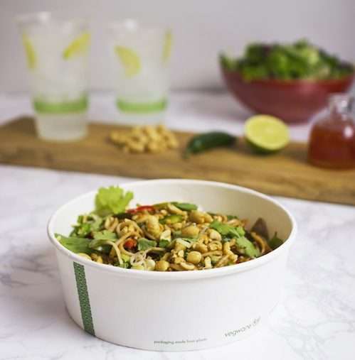 Vegware_concept_bonappetitbowls_RSC-32_noodles_close_portrait_800x 32oz PLA-lined paper food bowl