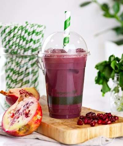 Vegware_concept_straws_PS10-GS_R500Y-VW_pomegranate_smoothie_lid_marble_portrait 16oz PLA cold cup
