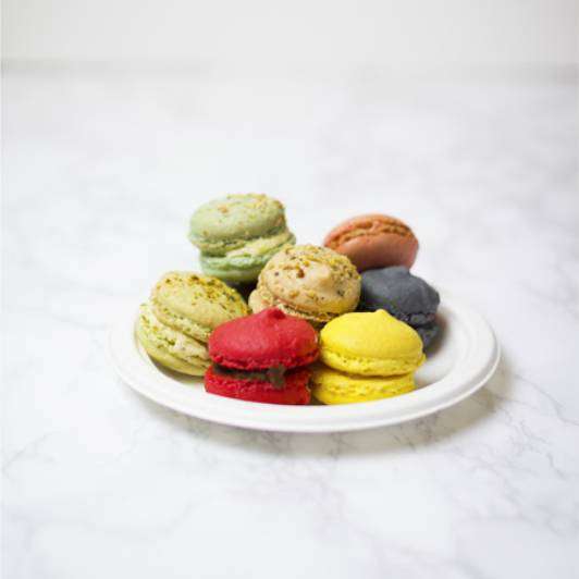 SQ_Vegware_concept_bagasse_SL-P006_macaroons_portrait_marble_800x 6 Inch Compostable Plates Pack (125)